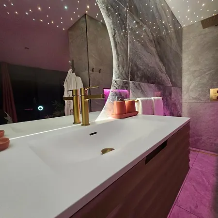 Le Nid Defendu #nueit#love#luxe 투르